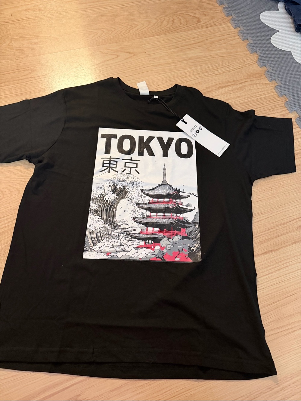 Tokyo Graphic Black Men's T-Shirt - Contemporary Pagoda Print
